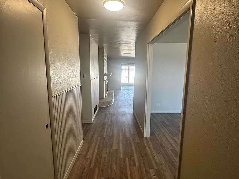 3208 Durant Dr — Photo 2