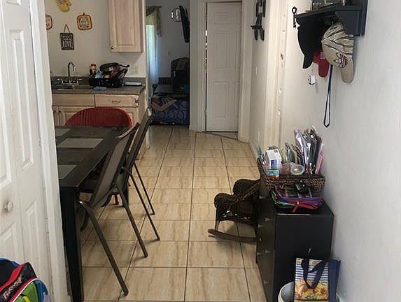 3rd image of 1133/1135 Gilbert Ave S Unit 7