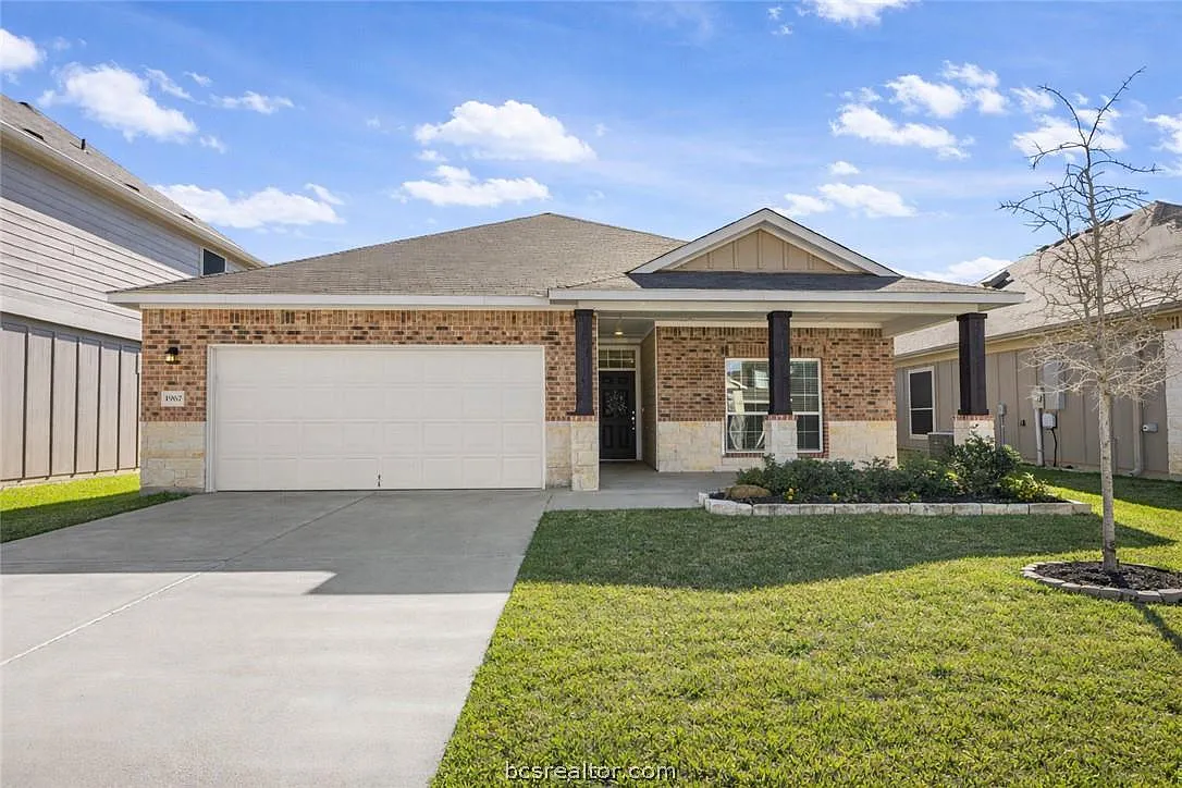 4 bed, 1833 sqft, $2,300 — Photo 3