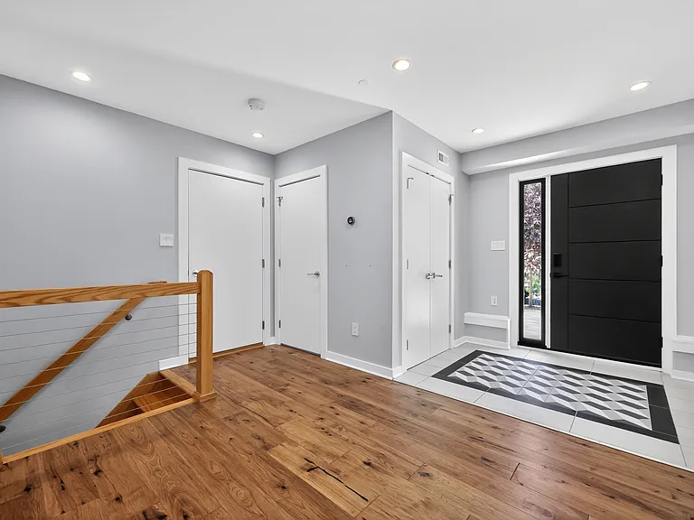 869 Corinthian Ave #1 — Photo 25