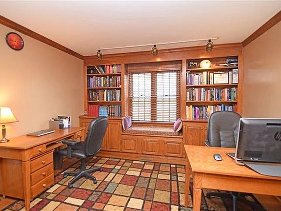 5th image of 374 Bishopsbridge Dr