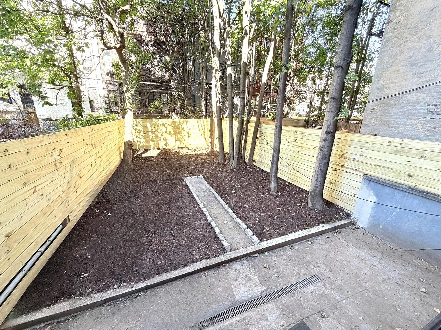 907 Jefferson Avenue — Photo 3