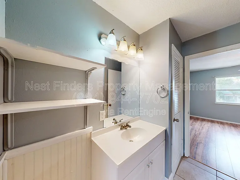 11406 Bedford Oaks Dr — Photo 17
