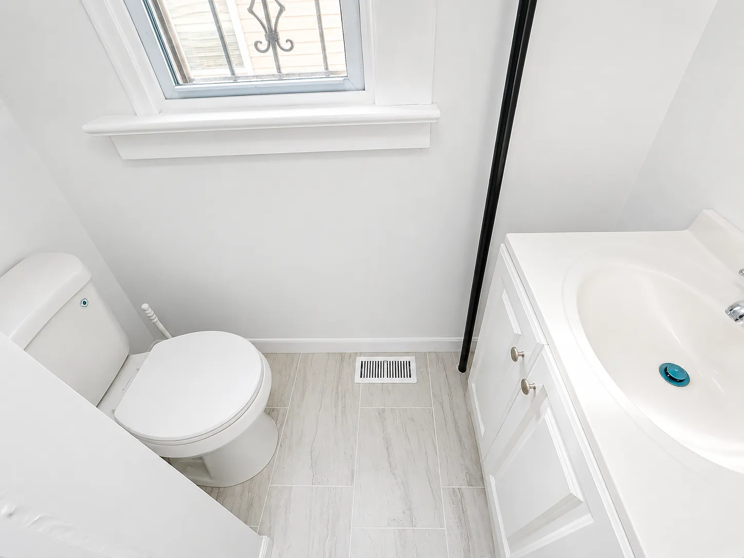 233 Rose St — Photo 3