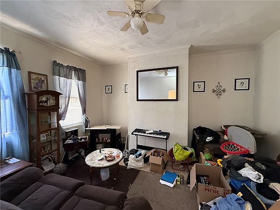 4th image of 1944 Lithgow Ave