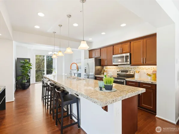 10175 156th Court NE #105, Redmond, WA 98052