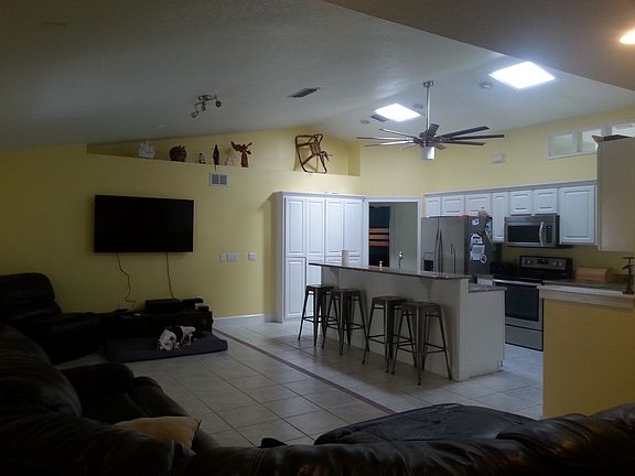 3rd image of 117 Avalon Dr