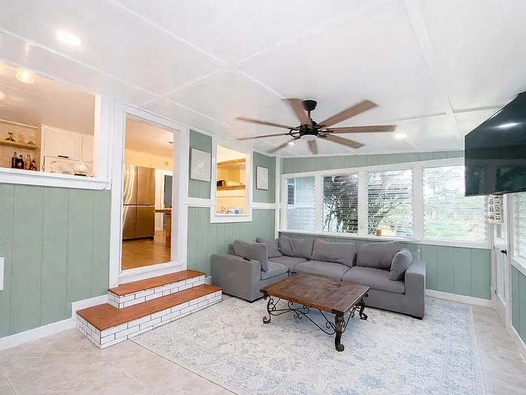5047 Aliomanu Rd #5 — Photo 10