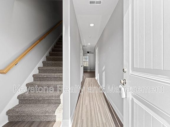 2nd image of 580-706 Heritage Pointe Dr
