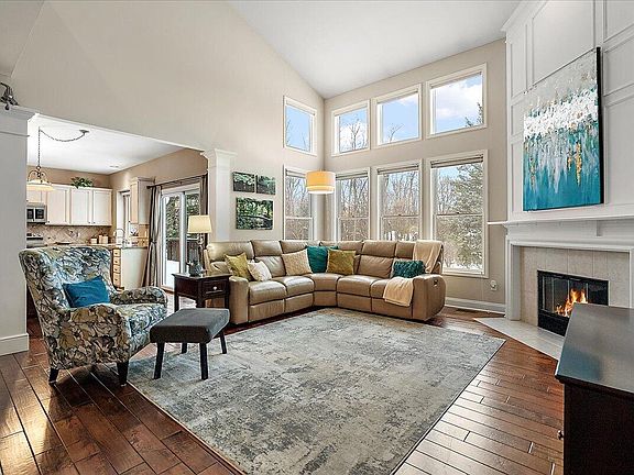 4th image of 4406 Hickory Grove Ct NE