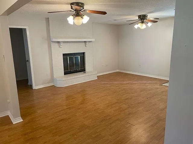 212 Lexington Dr — Photo 3
