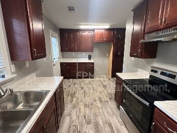 3rd image of 6236 Haddington Dr