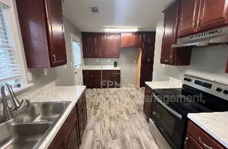 6236 Haddington Dr — Photo 3