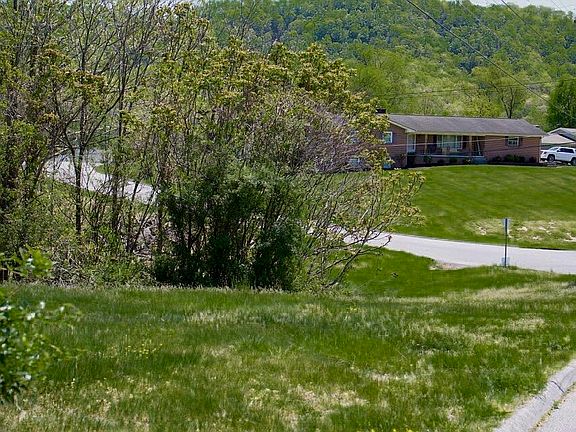 3rd image of 100 Richmond Heights Rd