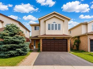 213 Grey Fox Dr, Kitchener, ON N2E 3N7