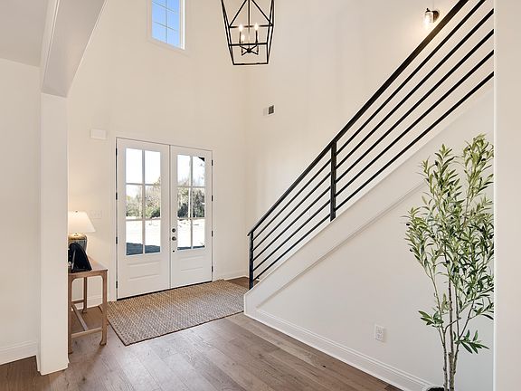 3rd image of 15 Hughetta St