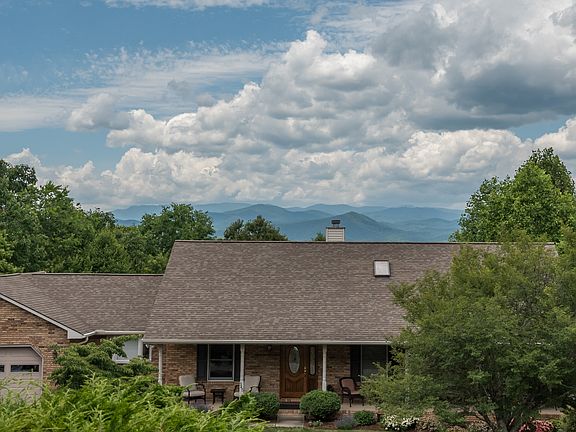 5th image of 346 Mountain Valley Dr