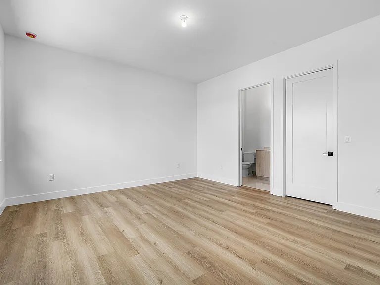 9516 Riverside Park Dr — Photo 53