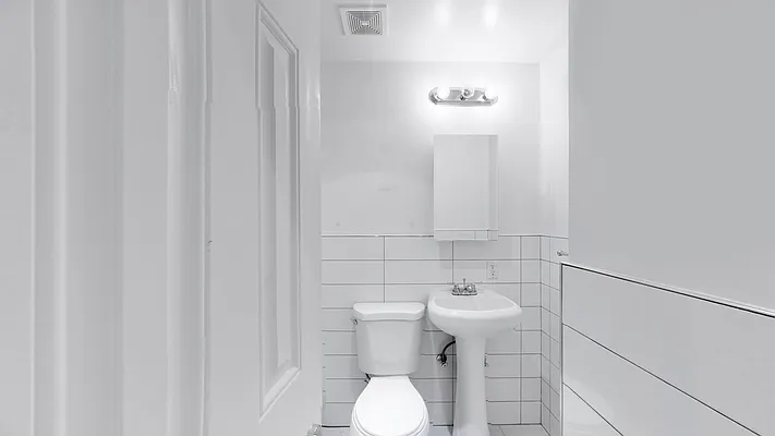 Rented by Keller Williams NYC | media 20