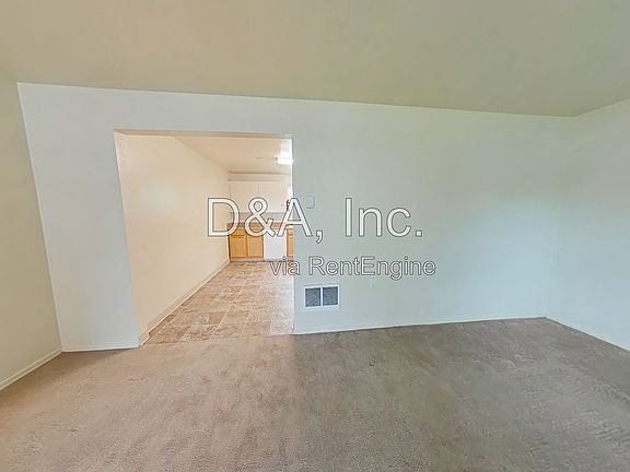 3rd image of 960 NW Cleveland Ave APT 5