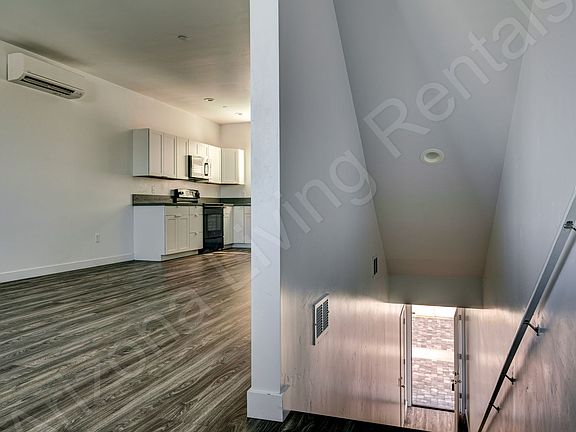 4th image of 2061 Magnolia Dr #C101