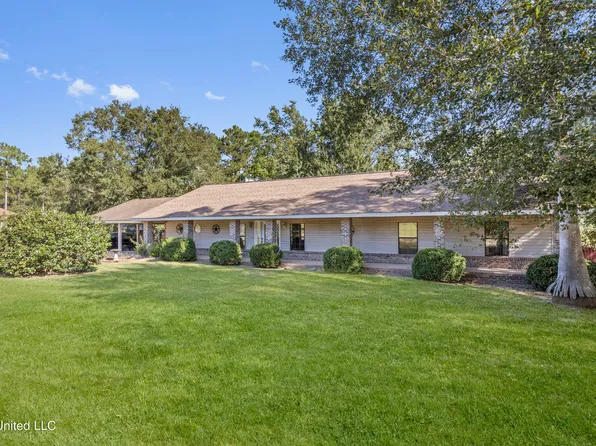 15540 Village Cir, Biloxi, MS 39532