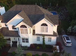 4 Greystone Ct, Manorville, NY 11949