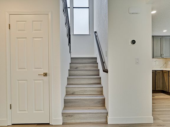 4th image of 1878 Wembley Ct