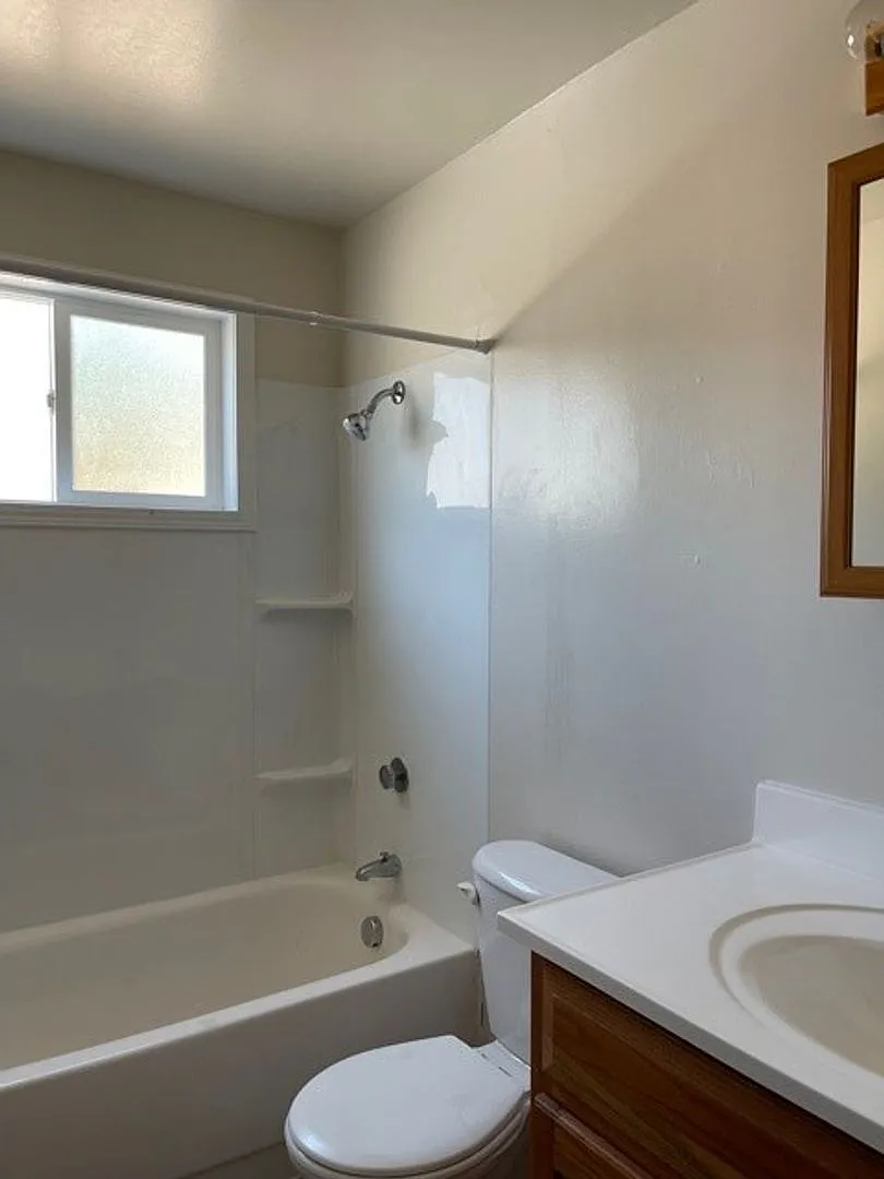 098-Westside Terrace Apartments — Photo 4