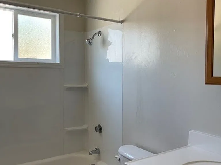 098-Westside Terrace Apartments — Photo 4
