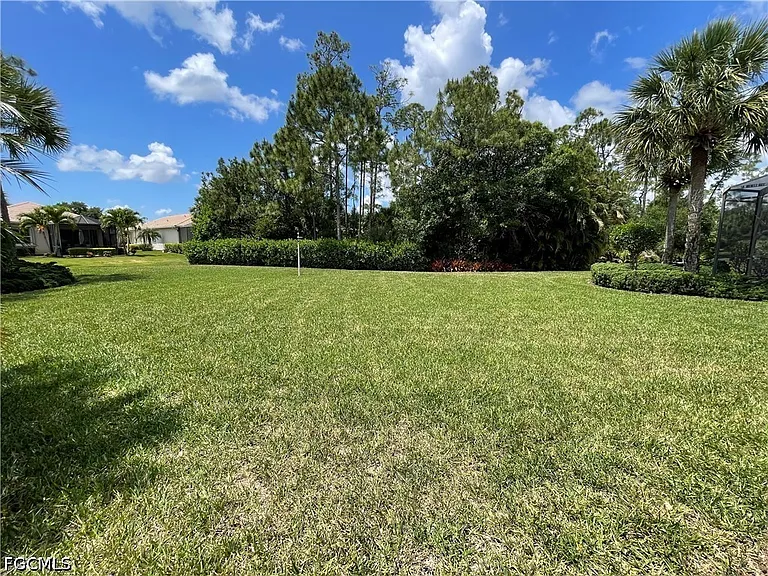 10640 Camarelle Cir — Photo 14
