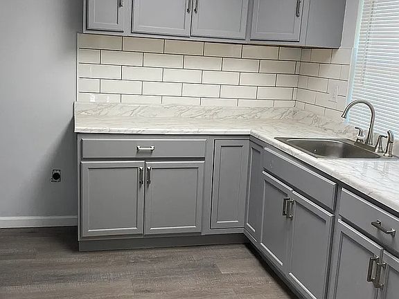 2nd image of 4543 Chestnut Ave