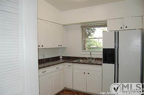 5th image of 8413 Greenbrier Dr
