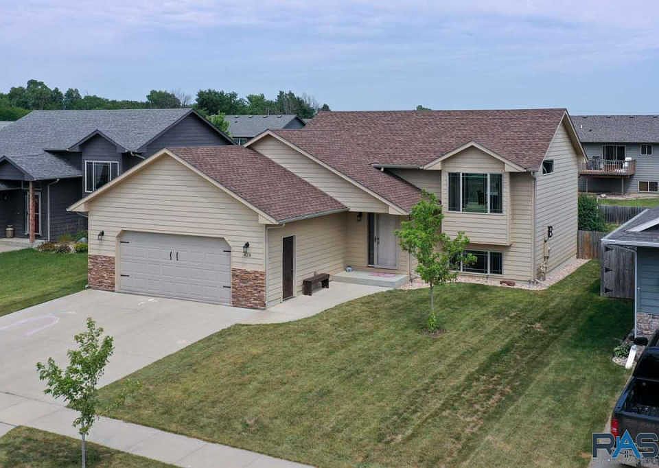 1st image of 428 N Perry Ln