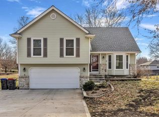 15319 Cedar St, Basehor, KS 66007