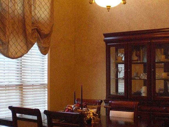 5th image of 115 Slate Ct