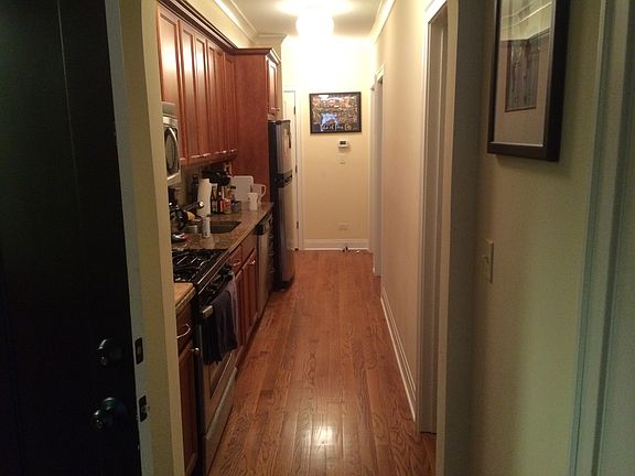 3rd image of 2706 W Ainslie St #3