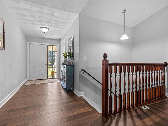 3rd image of 6168 Weeping Willow Ln