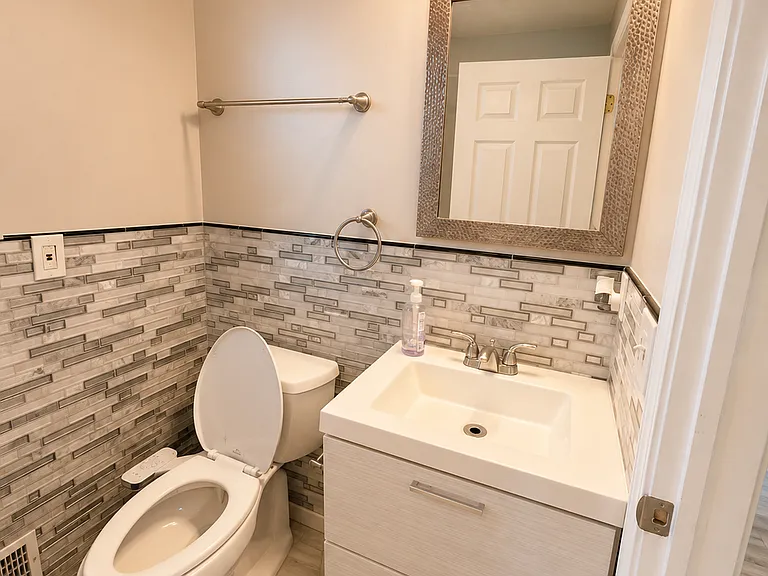 3132 Louis Dr — Photo 41