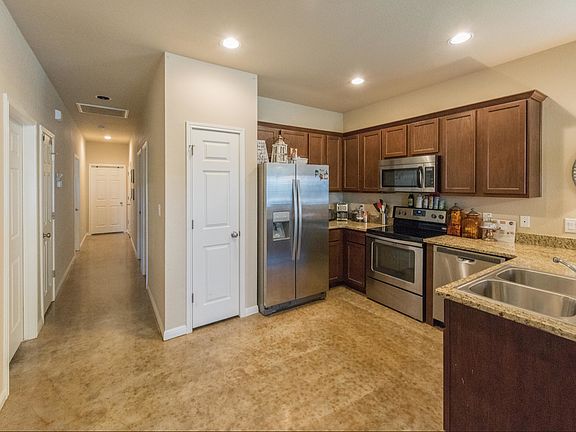 5th image of 665 Orion Dr