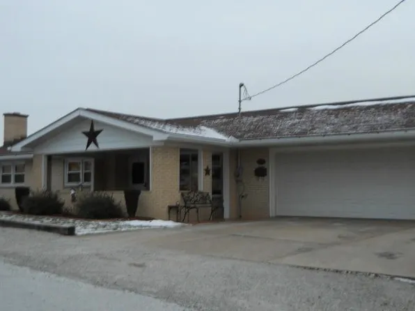 1724 3rd St, Connellsville, PA 15425