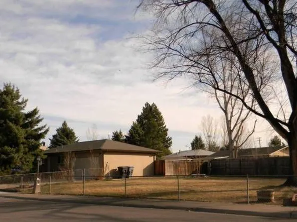 1820 Meadow Ln, Longmont, CO 80501