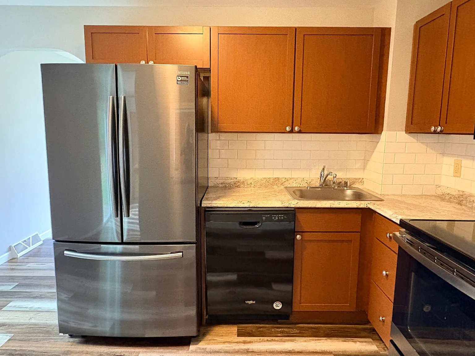 3 bed, 1200 sqft, $1,800 — Photo 3