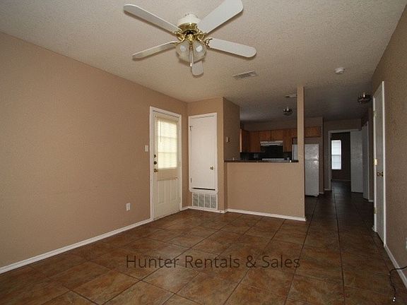 3rd image of 3900A Gus Dr