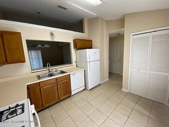 4th image of 2411 Talmadge Dr #2411