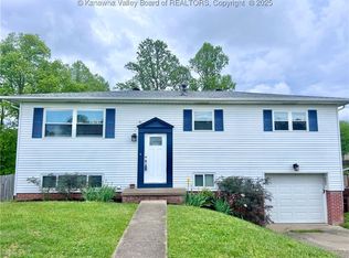 3007 Sansom Ct, Milton, WV 25541