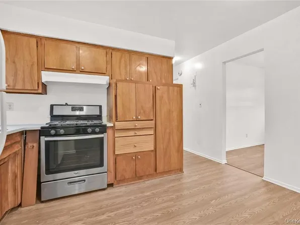 115-30 Inwood Street image 16 of 24