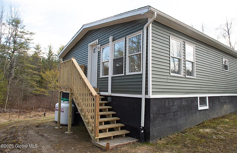 4th image of 386 Griffis Road
