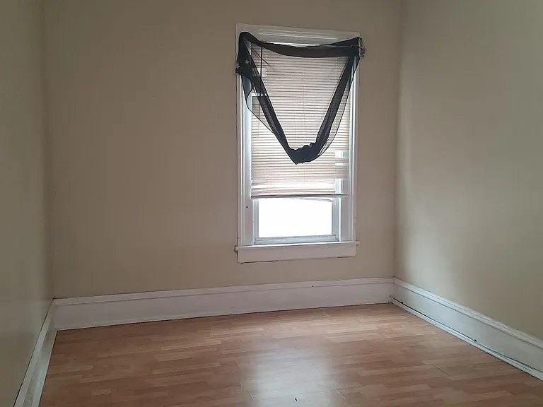137 Sherwood Ave — Photo 9