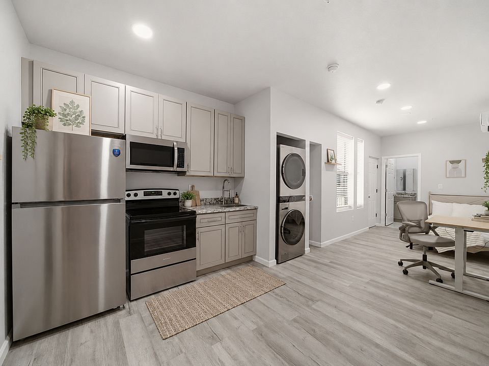 1st image of 715 28th St #B